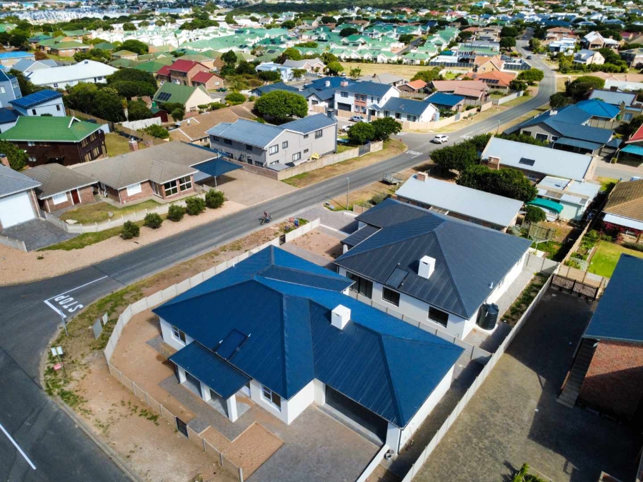3 Bedroom Property for Sale in Stilbaai Wes Western Cape